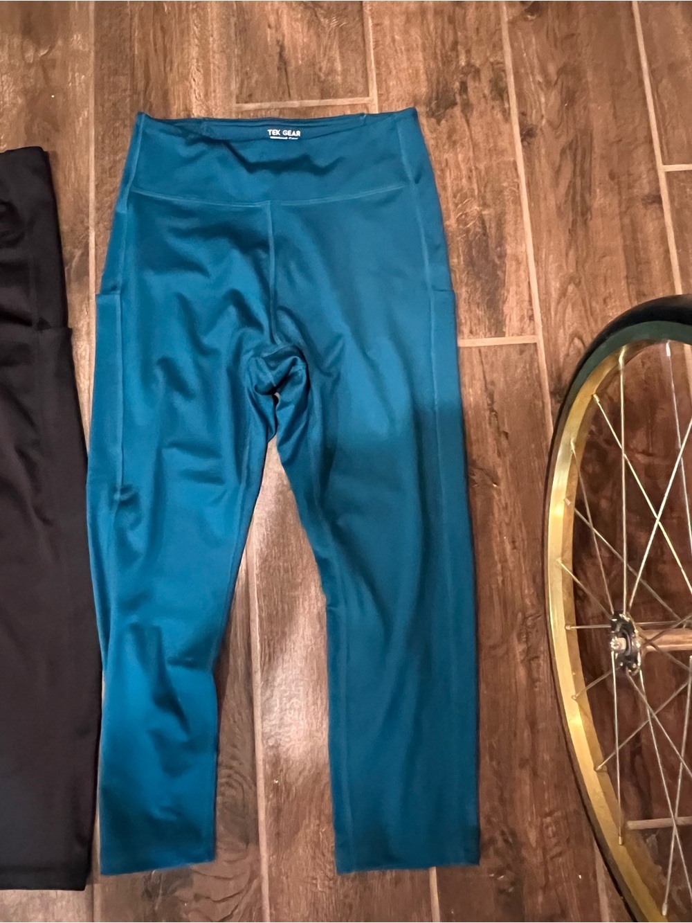 Active Capri Leggings for Women size M - Black & Teal - Picture 4 of 5